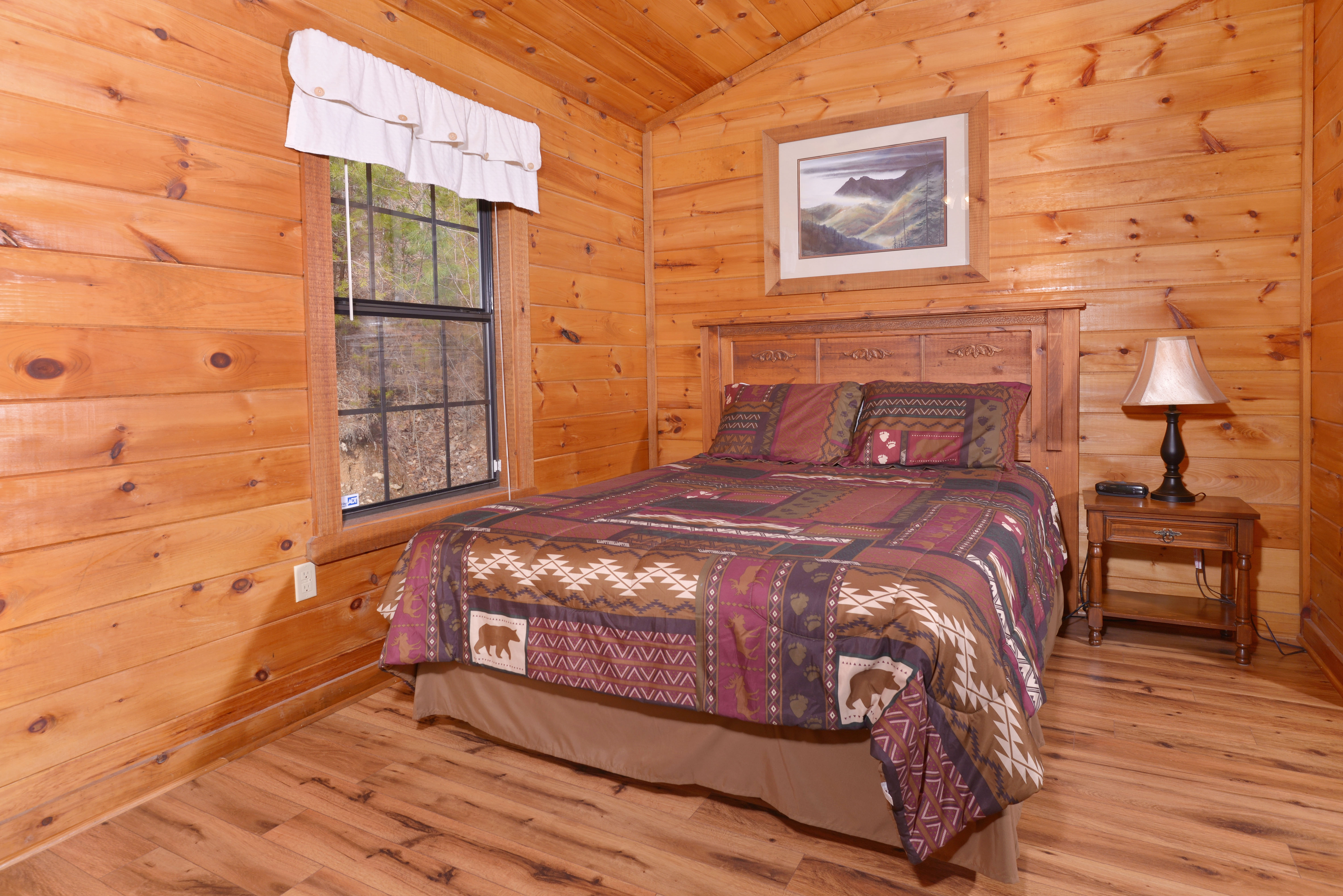 Pigeon Forge One Bedroom Cabin Rental Master Suite